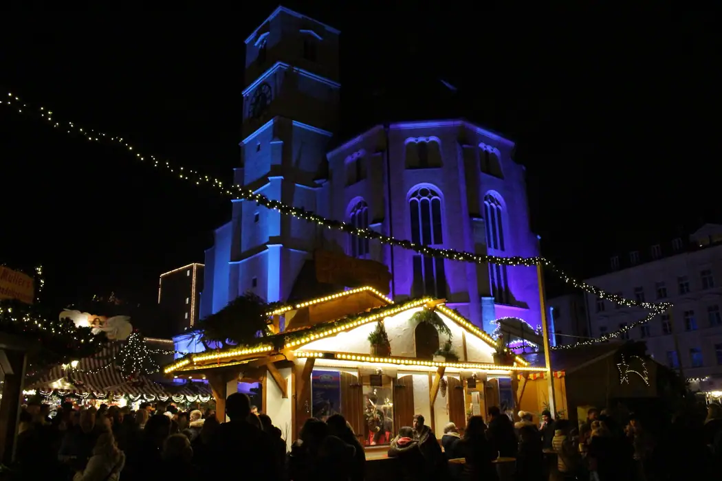 Christkindlmarkt am Neupfarrplatz in Regensburg